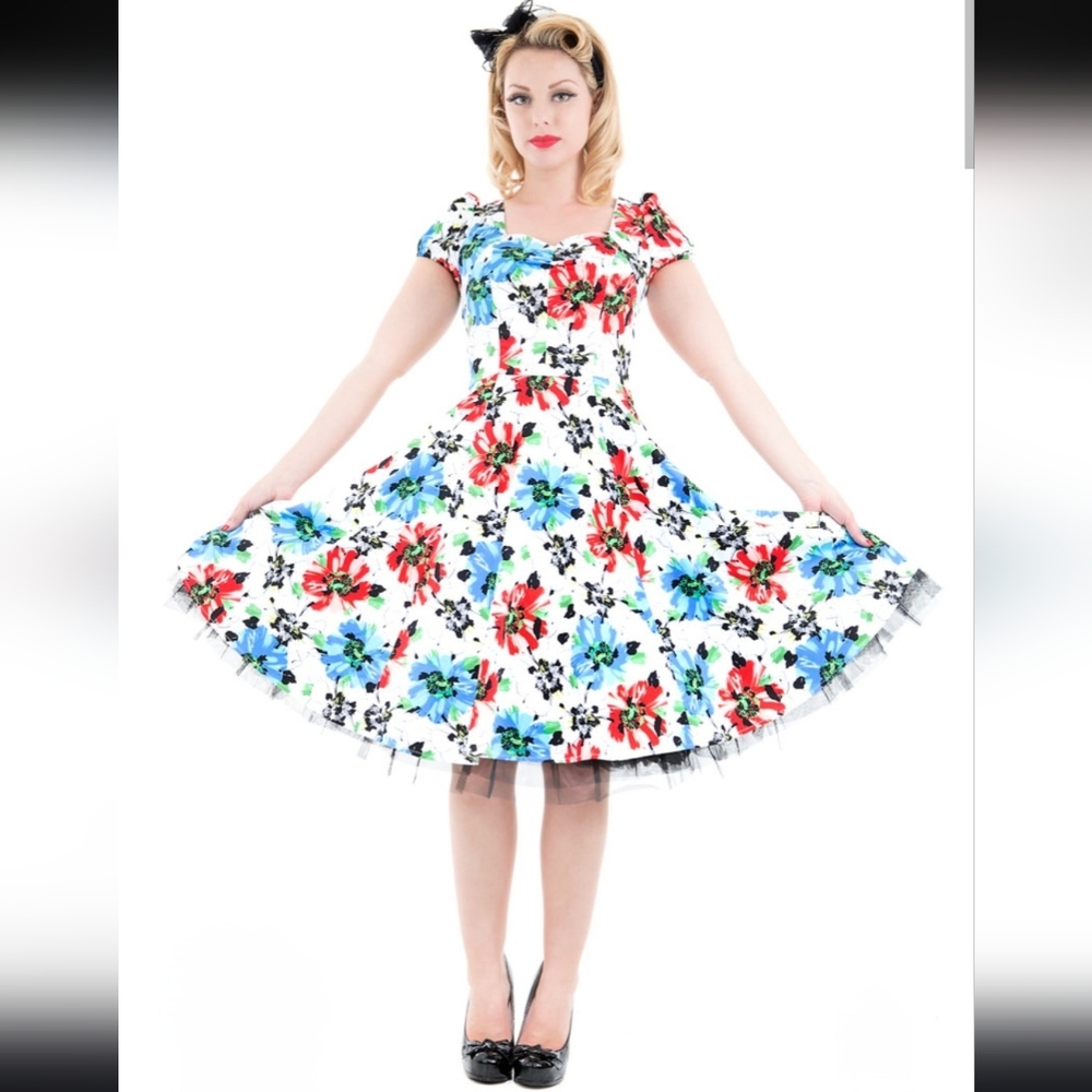 Hearts & Roses Geranium Tea Retro White w/ Red & Blue Floral Pin Up Swing Dress
